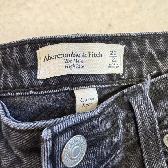 Abercrombie “The Mom” Curve Love High Rise - 26/2 - Picture 4 of 5